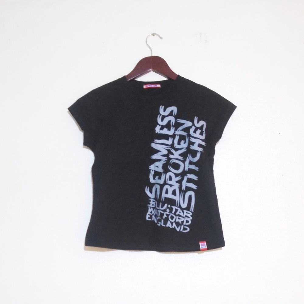 blu:tab small Distressed Text Tee